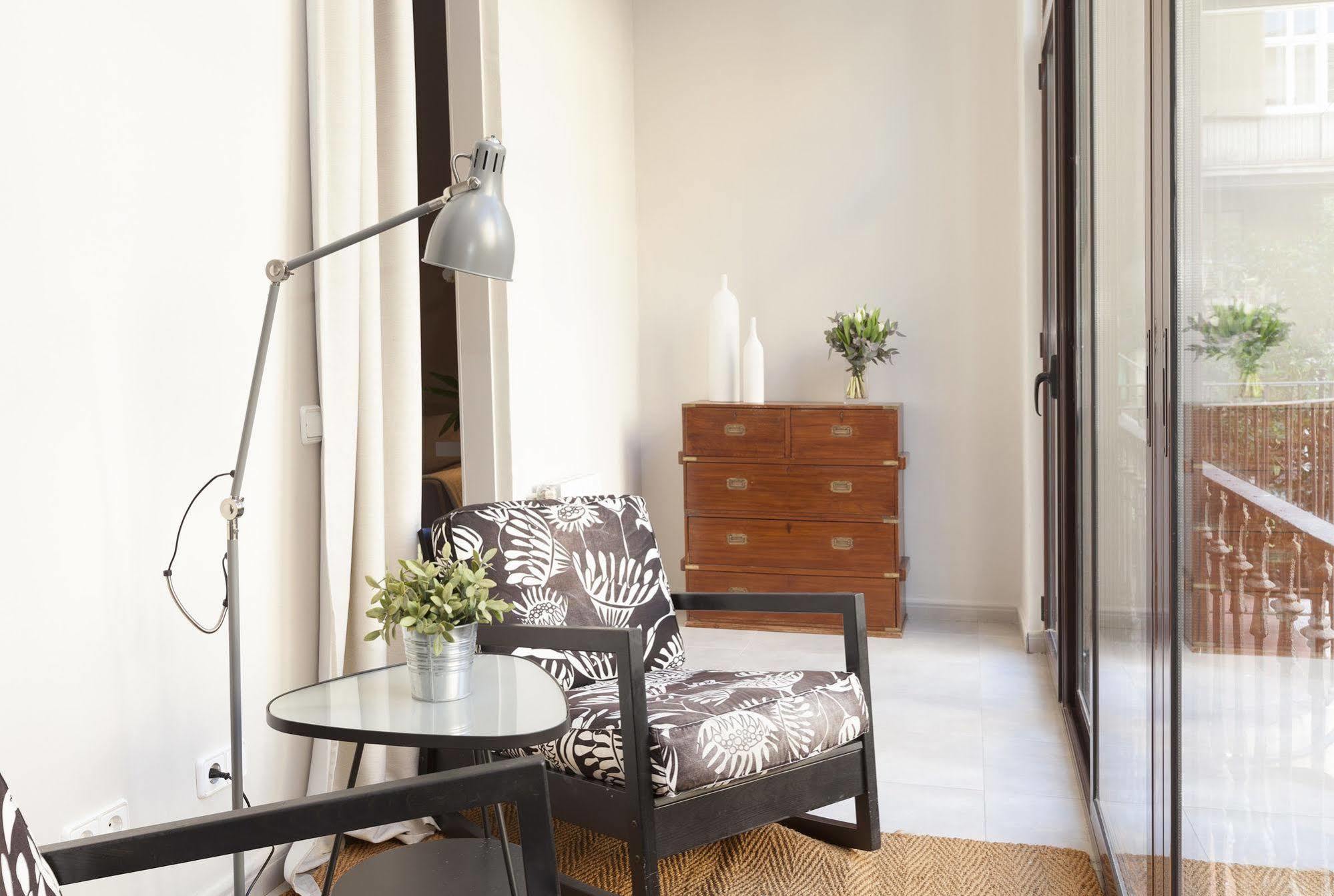 Easy Sleep Gaudi Terrace Apartment Barcelona Exterior foto
