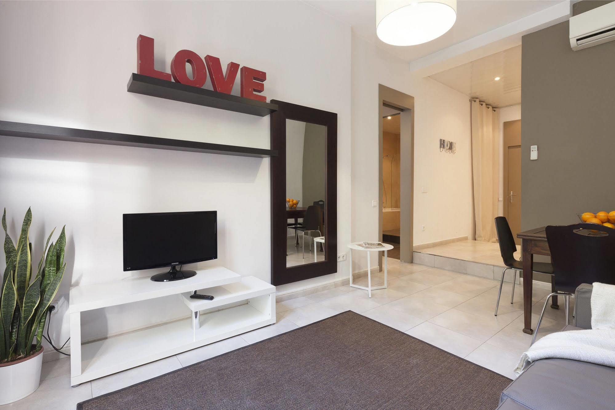 Easy Sleep Gaudi Terrace Apartment Barcelona Exterior foto